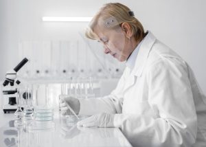woman laboratory doing experiments